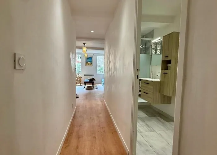 Les Templiers - Downtown And Private Garage Appartamento